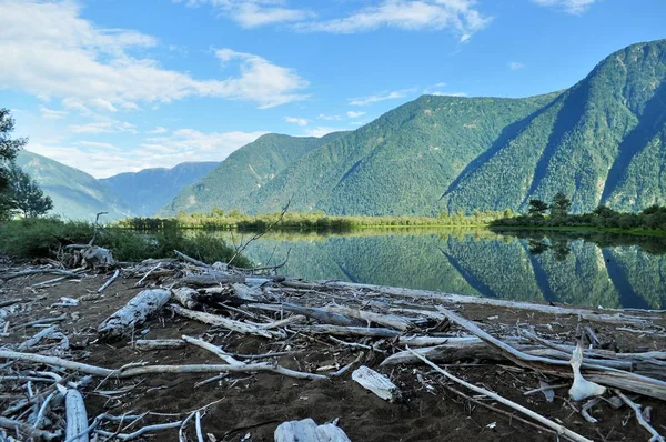 Specchio d'acqua di Chulyshman — Foto Stock