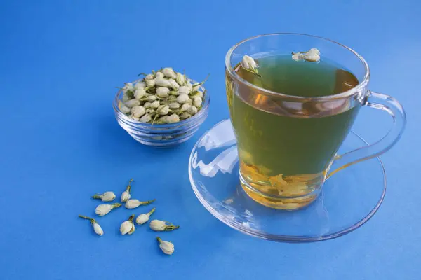 Jasmine Green Tea Glass Cup Blue Background Copy Space Closeup — Stock Photo, Image