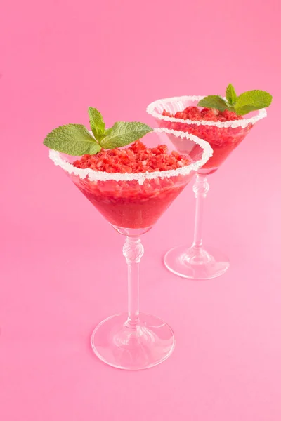 Frozen Juice Strawberry Two Martini Glasses Pink Background Location Vertical — Stock Photo, Image