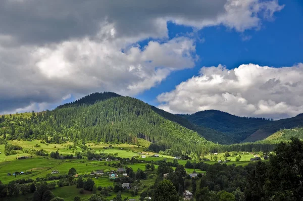 Picturesque Mountain Scenery Carpathians — Stock Photo, Image