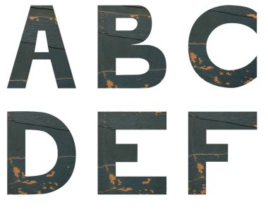 ABCDEF 'in, beyaz arka planda çatlaklar olan eski soyulan ahşap tahtadan yapılmış ayrı bir yazı tipi İngilizce veya Latin Harfleri seti.
