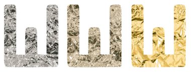 Kırışmış titanyumdan, gümüşten, altın folyodan yapılmış, beyaz arka planda izole edilmiş Rus Yazı Tipi.