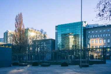 Essen, Almanya - Ocak 2019: Rhrgebiet 'teki Essen kentinin şehir manzarası güneşli bir günde