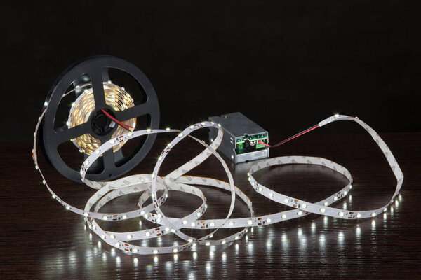 Сигнал светофора на катушке возле энергоблока
.