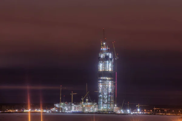 El rascacielos más alto de Europa Lakhta Center está en marcha en San Petersburgo, Rusia . — Foto de Stock