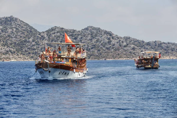 Escursione in barca a vela nel Mar Mediterraneo . — Foto Stock