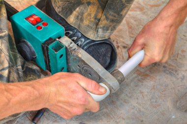 Borular plastik boru makine kaynak kullanarak erime bağlanma