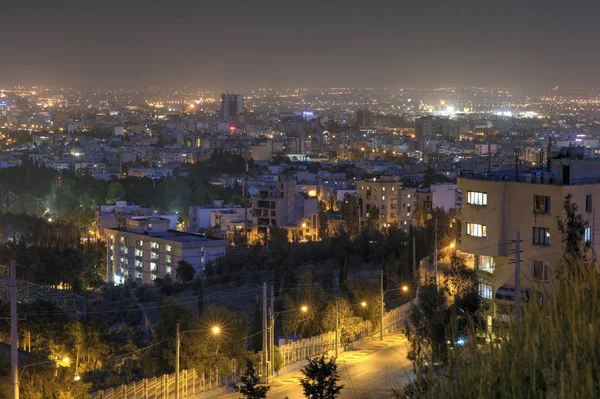 Şehir ve akşam ışıklar, Şiraz, Iran Üstten Görünüm. — Stok fotoğraf