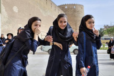 Karim Han Kalesi, Şiraz, Iran gezi dönen İranlı kız öğrenciler.