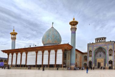 Türbesi ve Camii Şiraz, İran'ın Şah Cheragh kutsal tapınak.