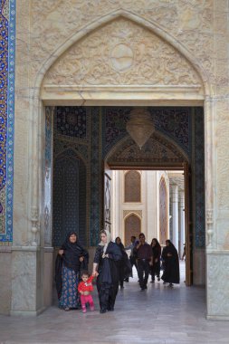 İran halkının büyük bir kapı Camii, Şiraz, Iran geçmek.