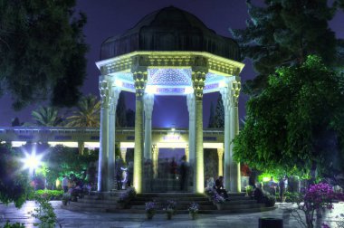 Gece, Musalla bahçeleri, Şiraz, Iran, tolga han mezarı.