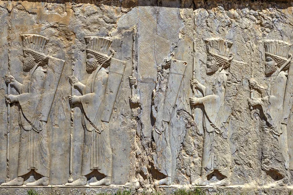 Kő féldombormű, ősi város Persepolis, Irán. — Stock Fotó