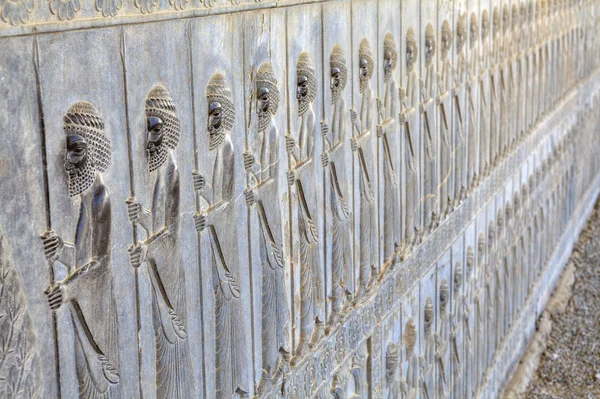 Immortals persian Guard,  basrelief in Xerxes palace, Persepolis — Stock Photo, Image