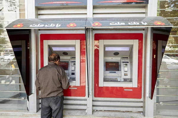 Iranska uttagsautomater för finansiella transaktioner inom landet, Yazd — Stockfoto