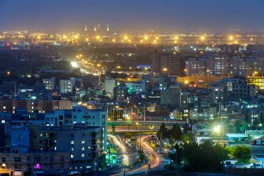 Cityscape görünümü alacakaranlıkta yukarıdan, Tahran, Iran.