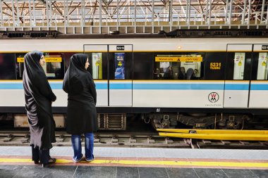 Iran İslam Cumhuriyeti metro araba sadece kadınlar, Tehran için.