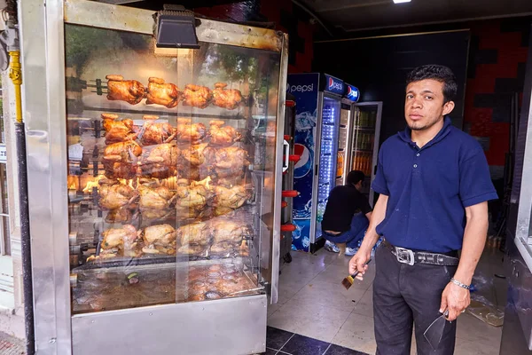 Snack-bar com frango grelhado, Kashan, Irão . — Fotografia de Stock