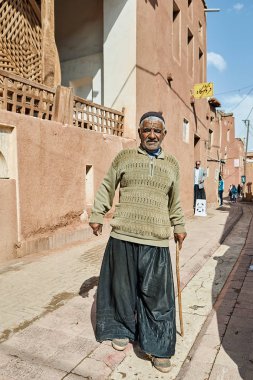 Geleneksel köy, Abyaneh, Iran İran yaşlı adam.