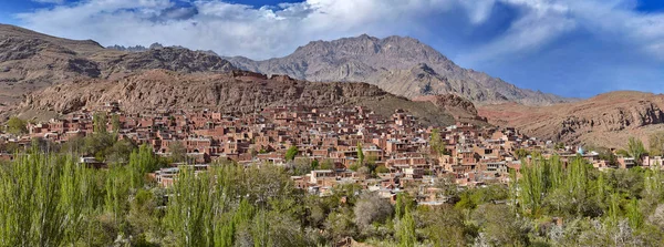 Antiguo pueblo histórico de montaña Abyaneh en Irán . — Foto de Stock