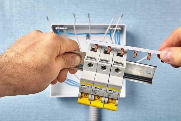 Verbraucher Einheit der elektrischen Verkabelung Installation. — Stockfoto