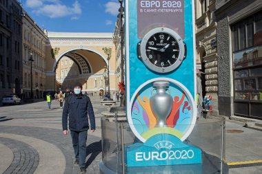 St. Petersburg, Rusya - 22 Mart 2020: Avrupa 'nın en üst düzey futbol ligleri virüs yüzünden askıya alındı ve COVID-19' un etkisini azaltmaya çalışan vatandaşlara kısıtlamalar getirildi.