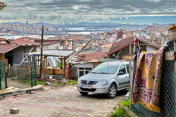 Istanbul Turquie Février 2020 Bidonvilles Avec Une Voiture Garée Dans — Photo