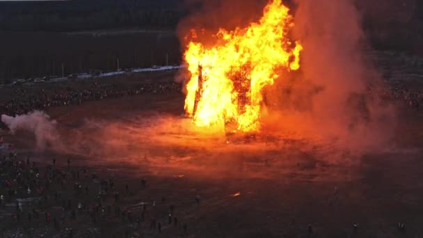 Una Escultura Puente Está Ardiendo Festival Maslenitsa Shrovetide Parque Arte — Vídeos de Stock