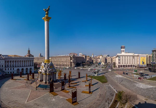 18 Mart 2020 'de Ukrayna' nın Kyiv kentinde Meydan Nezalezhnosti 'nin (Bağımsızlık Meydanı) panorama manzarası