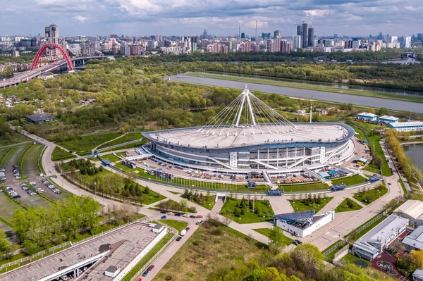 7 Mayıs 2020 'de Moskova' da COVID-19 hastaları için geçici bir hastane olan Krilatskoye Buz Sarayı 'nın hava manzarası.