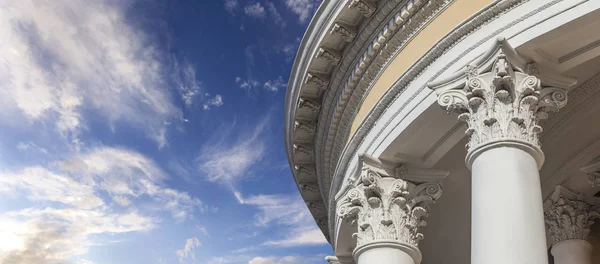 Capitelli di colonne — Foto Stock