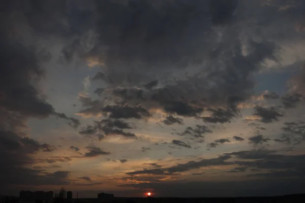 Evening Clouds Burn City — Stock Photo, Image