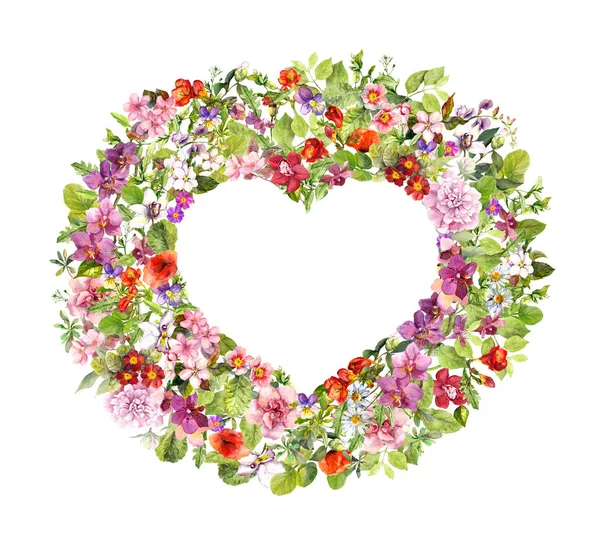 Цветочная рамка - форма сердца. Летние цветы, луговые травы, дикая трава. Акварель на день святого Валентина — стоковое фото