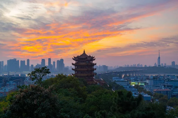 Wuhan Sarı Turna Kulesi Park Günbatımı Sahnesi
