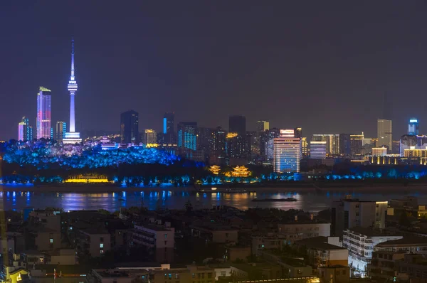 武汉长江市夜光秀丽 — 图库照片