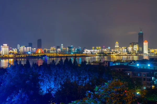 武漢長江と都市の夜の風景 — ストック写真