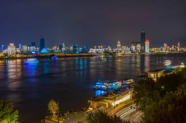 武汉长江和城市夜景 — 图库照片