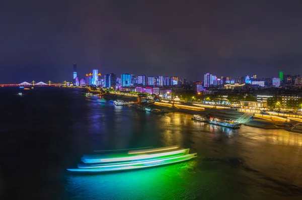 Rzeka Wuhan Yangtze Miejskie Krajobrazy Nocne — Zdjęcie stockowe