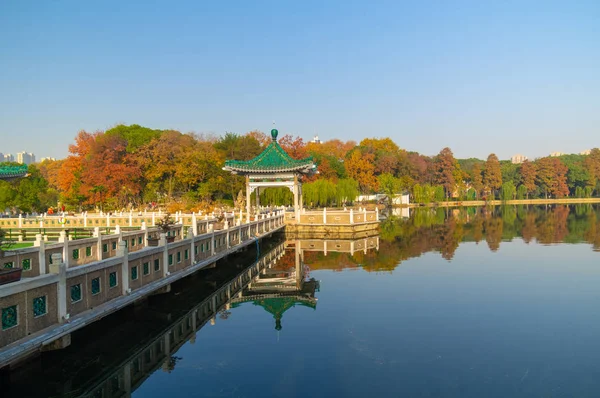 Paisajes Finales Otoño Del Área Escénica Tingtao East Lake Wuhan — Foto de Stock