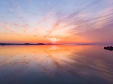Hubei Daye Baoan Gölü Ulusal Wetland Park Bahar Havası Günbatımı Manzarası