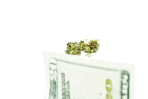 Marihuana og cannabis på hvit bakgrunn – stockfoto