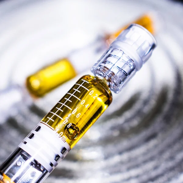 Kenevir yağı. Esrar konsantre ol. T.H.C yağı 