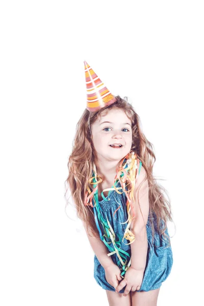 Bela menina de cinco anos com cabelo comprido — Fotografia de Stock