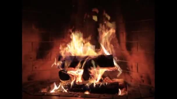 Fire in the fireplace — Stock Video