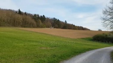 Traktör yere pulluk 