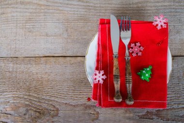 çatal bıçak takımı kırmızı gelmedi