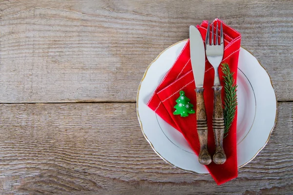 Блюдо со столовыми приборами на рождественский обед — стоковое фото