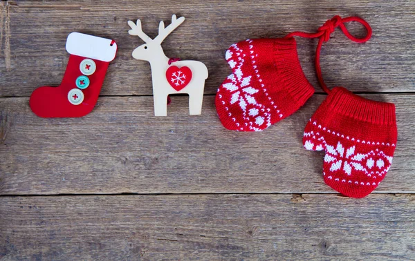 Gants d'hiver avec décorations de Noël Images De Stock Libres De Droits