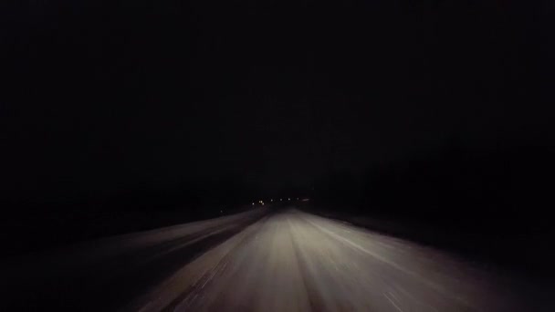 Nachts Auf Der Landstraße Schnee Fahren Sichtweise Des Fahrers Pov — Stockvideo