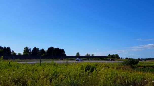 Reverse Motion Side View Rural Highway Tijdens Heldere Zomerdag Backward — Stockvideo